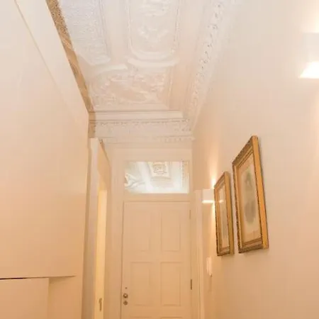 Unique And Lovely Apartment