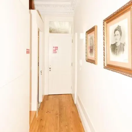 Unique And Lovely Apartment